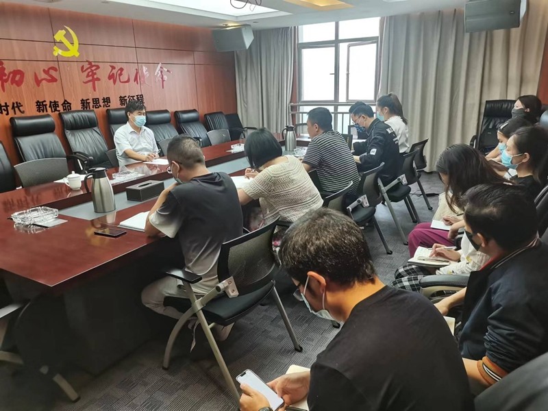觀山湖區(qū)解除靜態(tài)管理后，集團領導到已復工的權屬公司調(diào)研.jpg